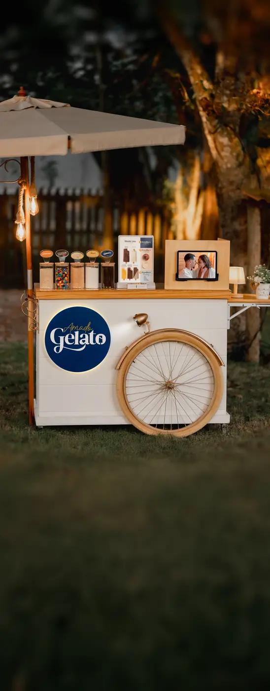 Carrinho da Amado Gelato montado em um evento ao ar livre no Espírito Santo